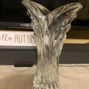 Mikasa Spring Flair 8” Crystal Flower Vase